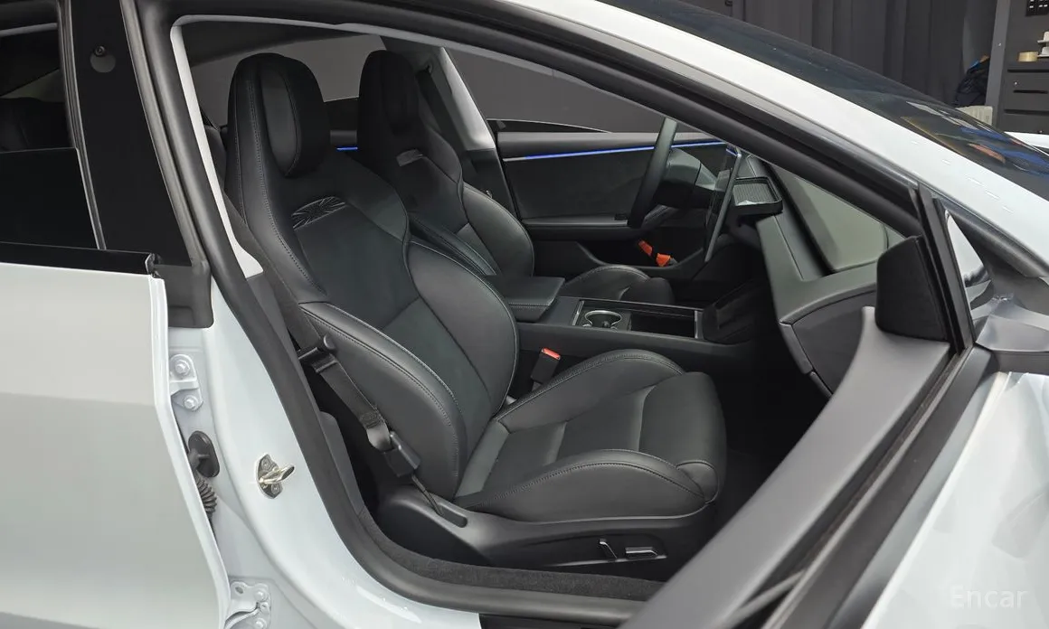 Фото 12 - Tesla Model 3