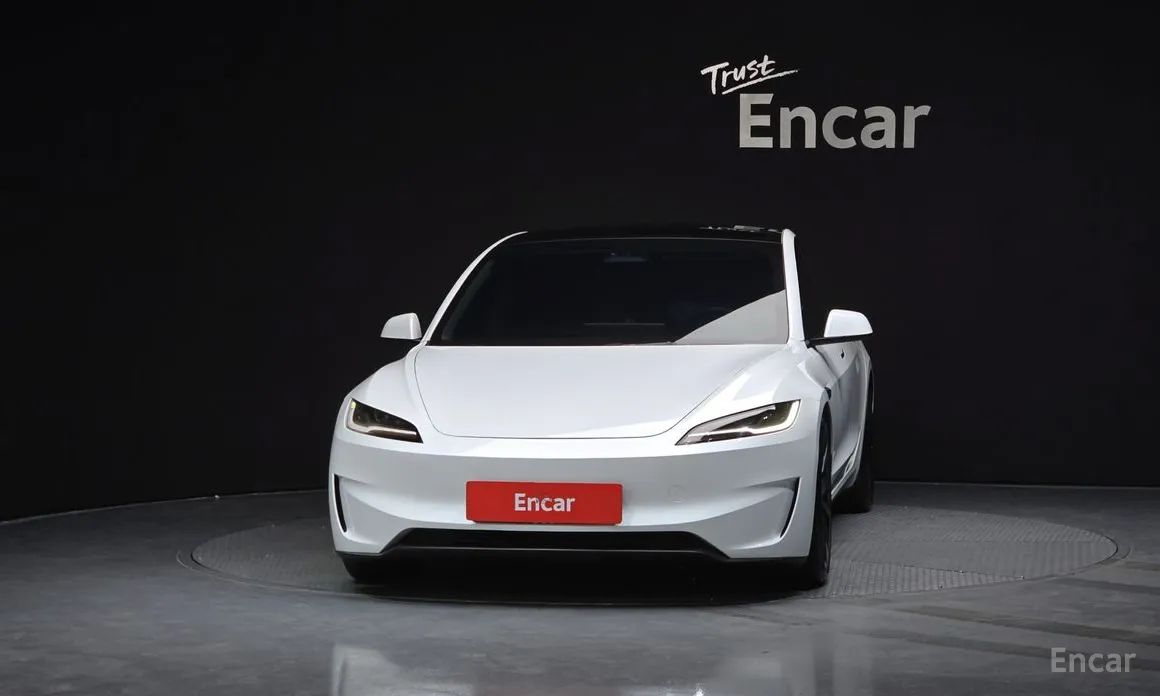 Фото 3 - Tesla Model 3