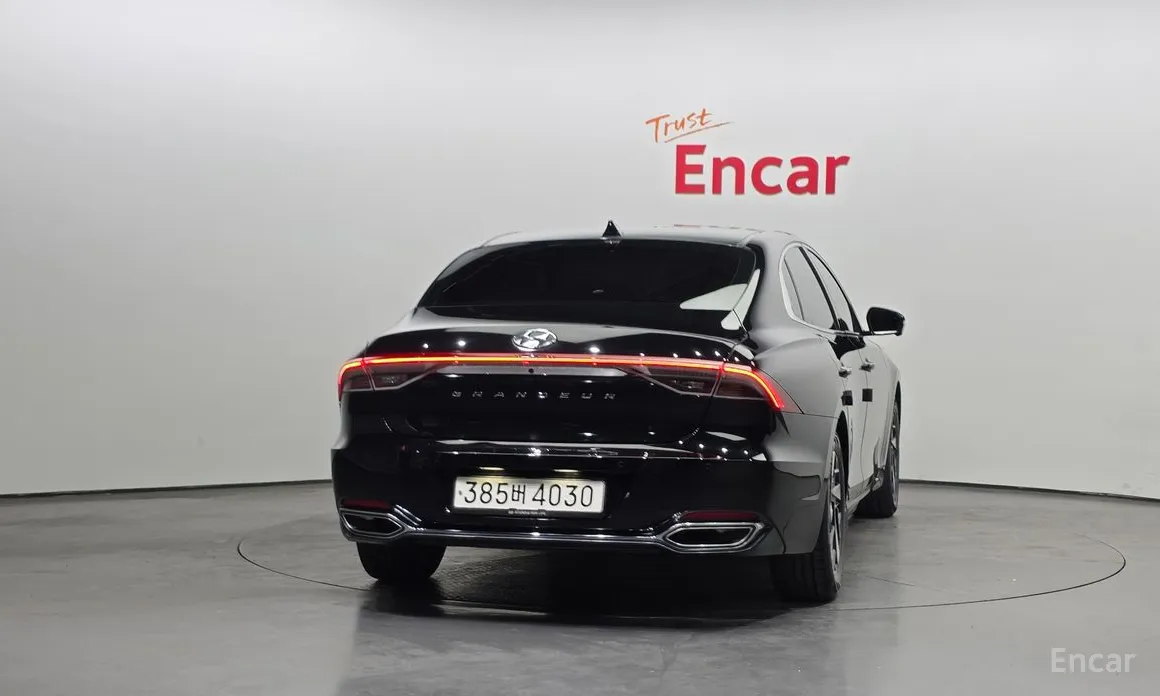 Фото 4 - Hyundai Grandeur