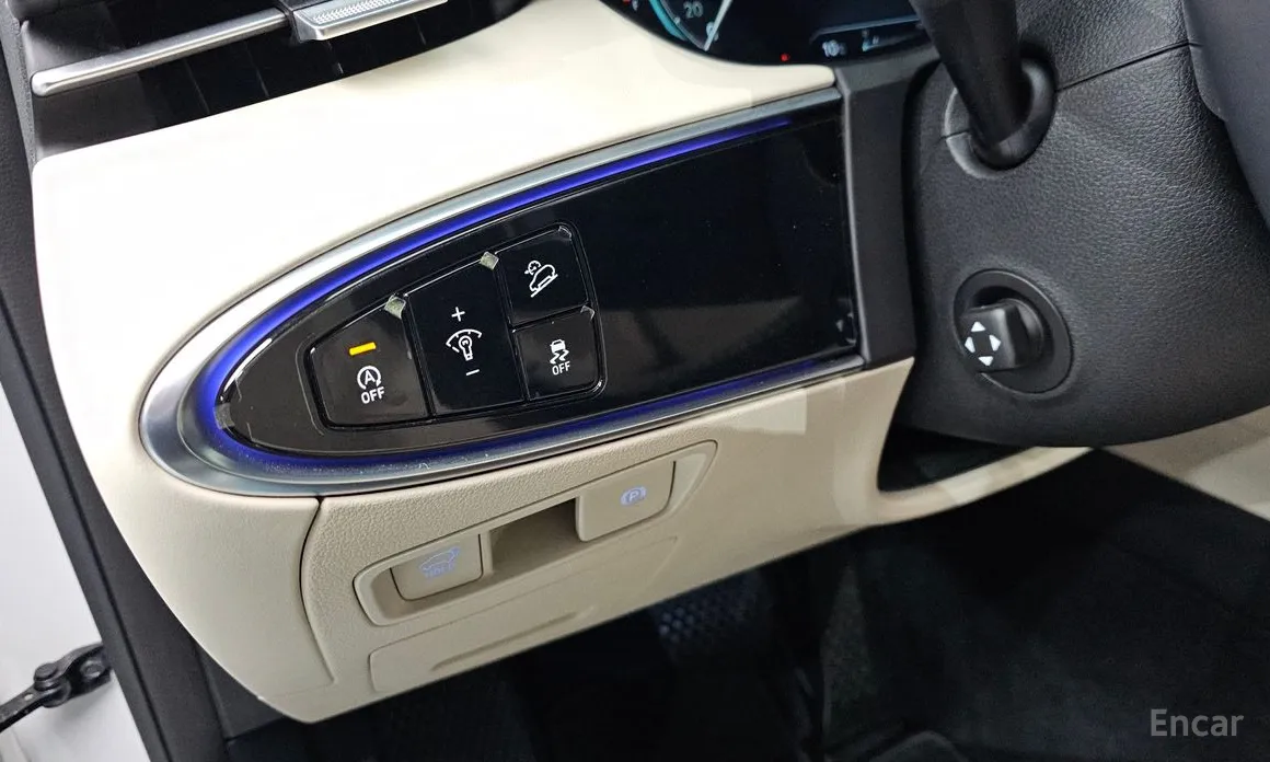 Photo 12 - Genesis GV70