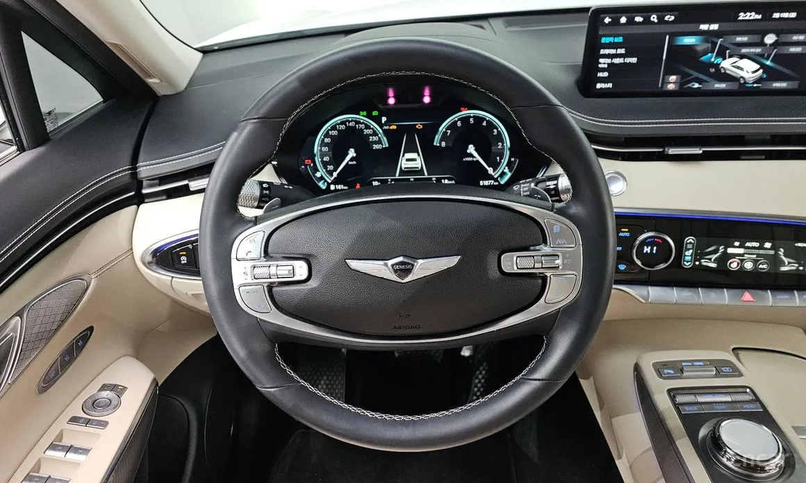 Photo 14 - Genesis GV70