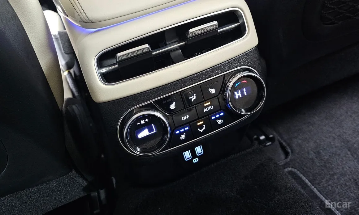 Photo 18 - Genesis GV70