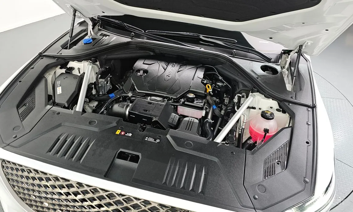 Photo 6 - Genesis GV70