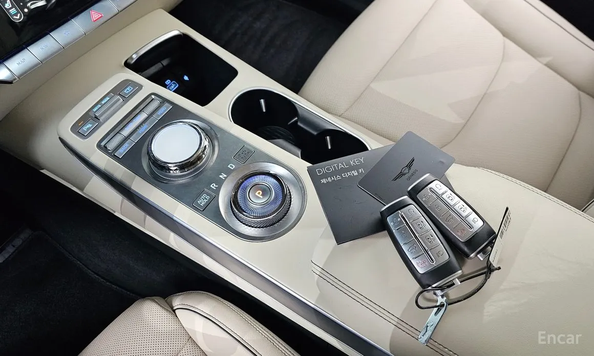 Photo 9 - Genesis GV70