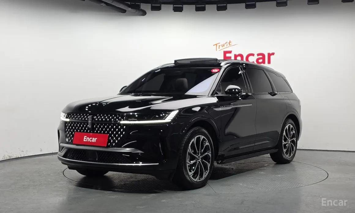 Фото 1 - Lincoln Nautilus