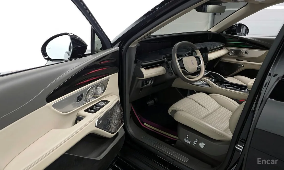 Фото 10 - Lincoln Nautilus