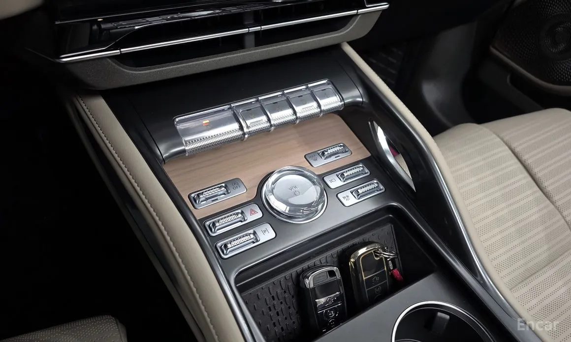 Фото 9 - Lincoln Nautilus