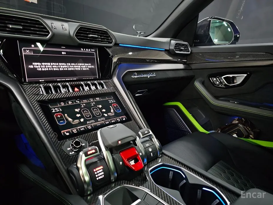 Фото 17 - Lamborghini Urus