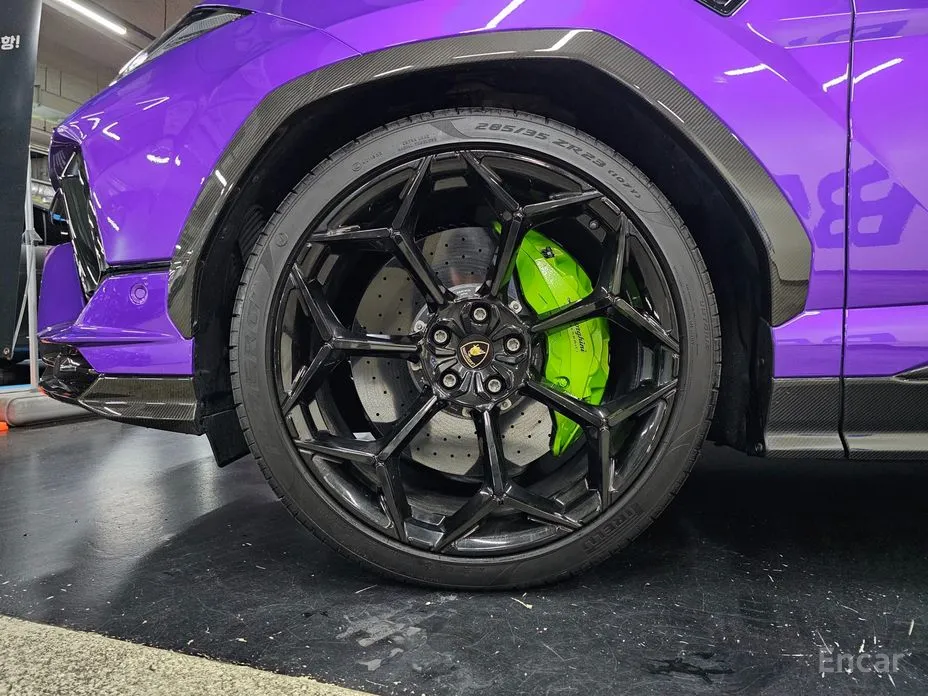 Фото 6 - Lamborghini Urus