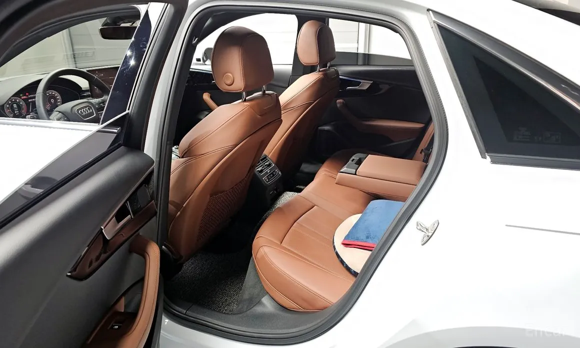 Фото 11 - Audi A4