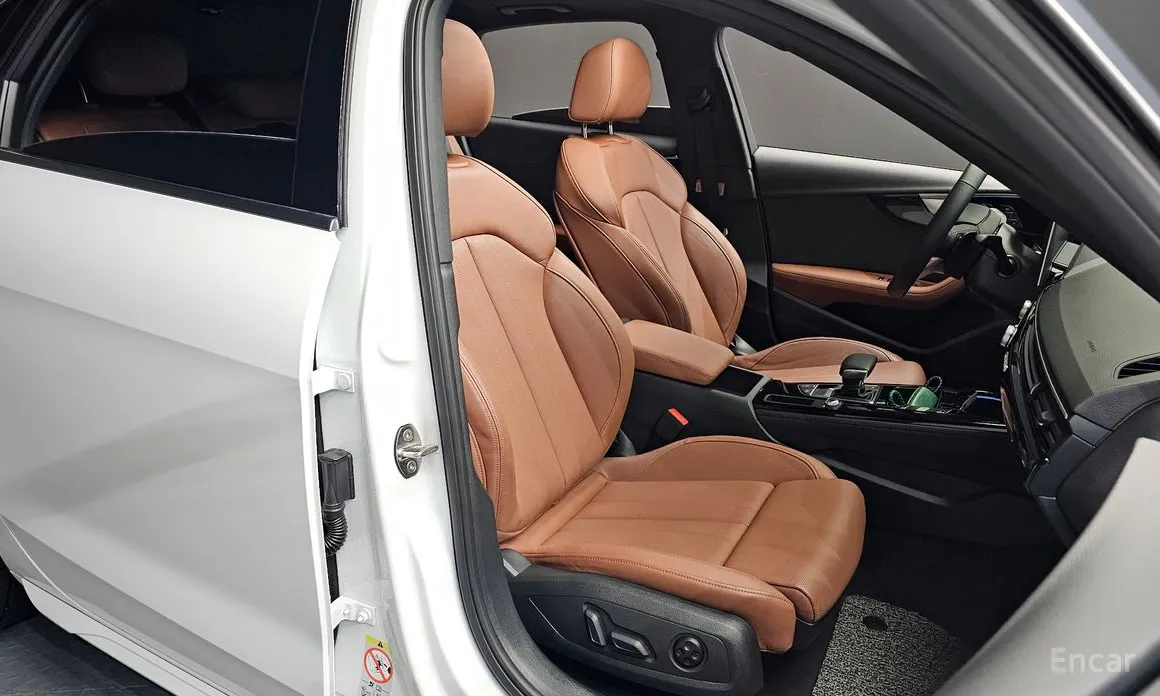 Фото 12 - Audi A4