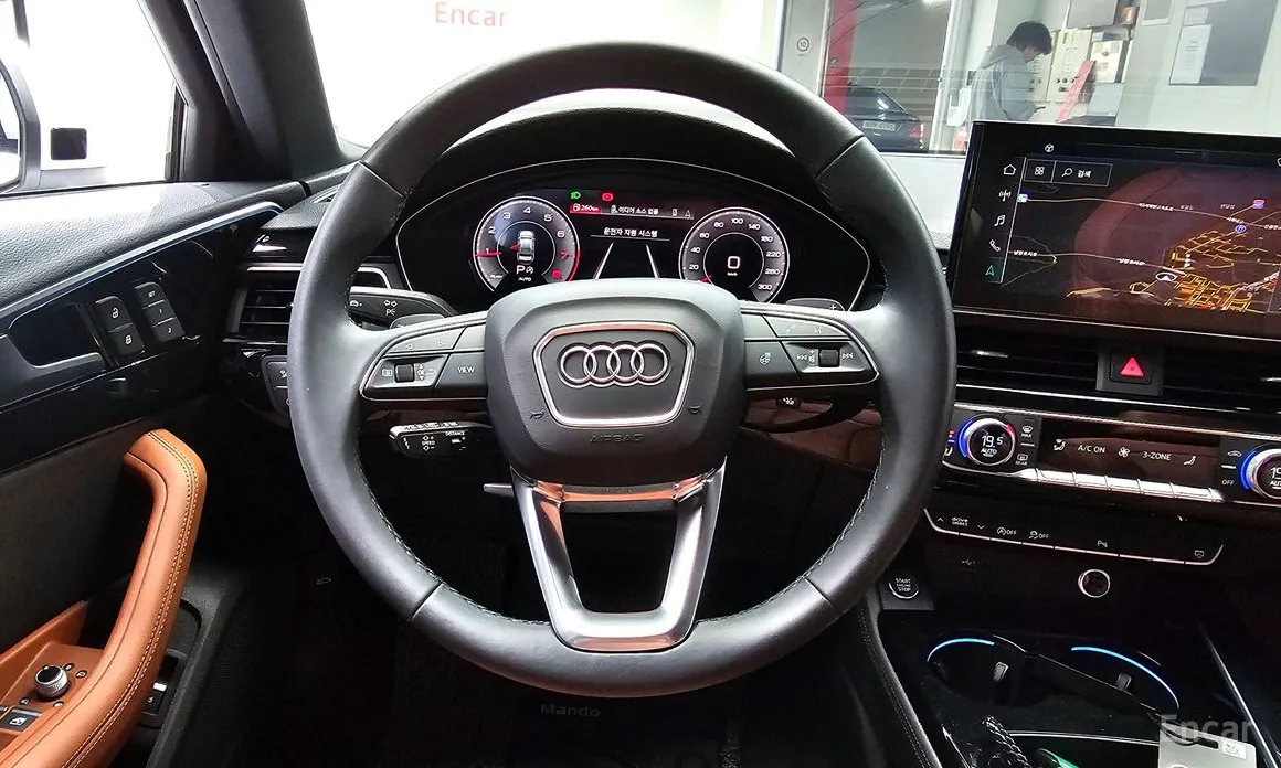 Фото 13 - Audi A4