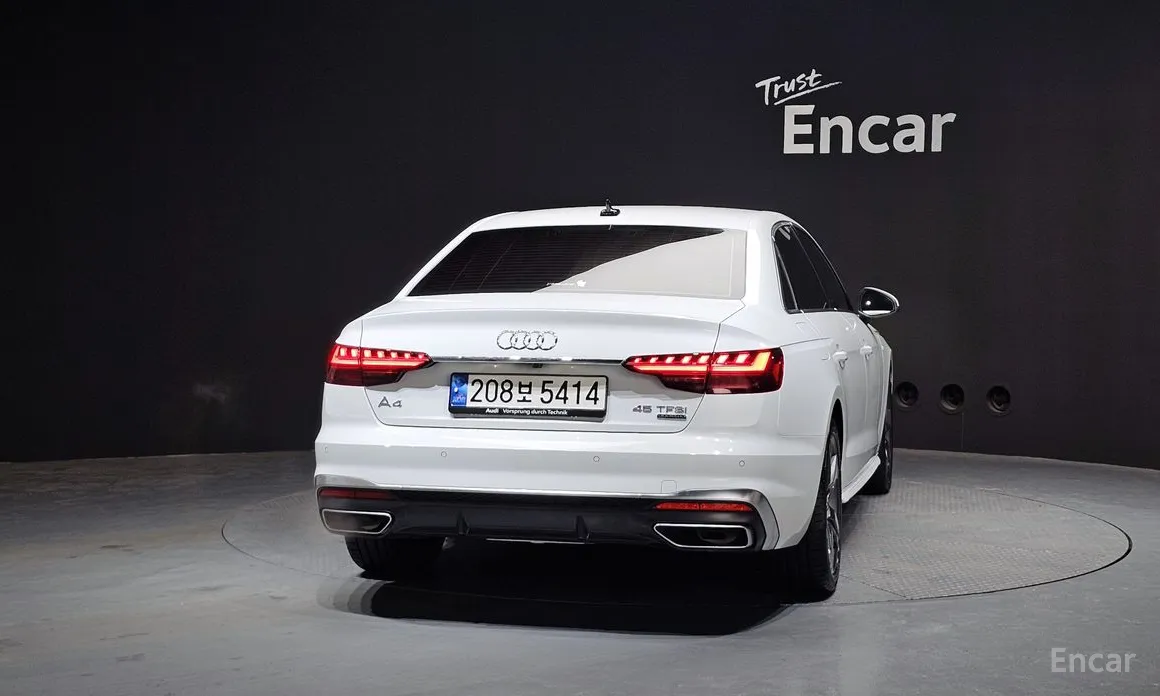 Фото 4 - Audi A4