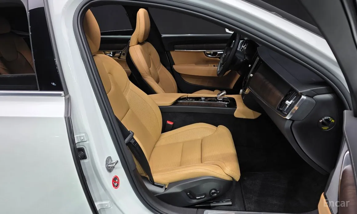 Фото 10 - Volvo S90