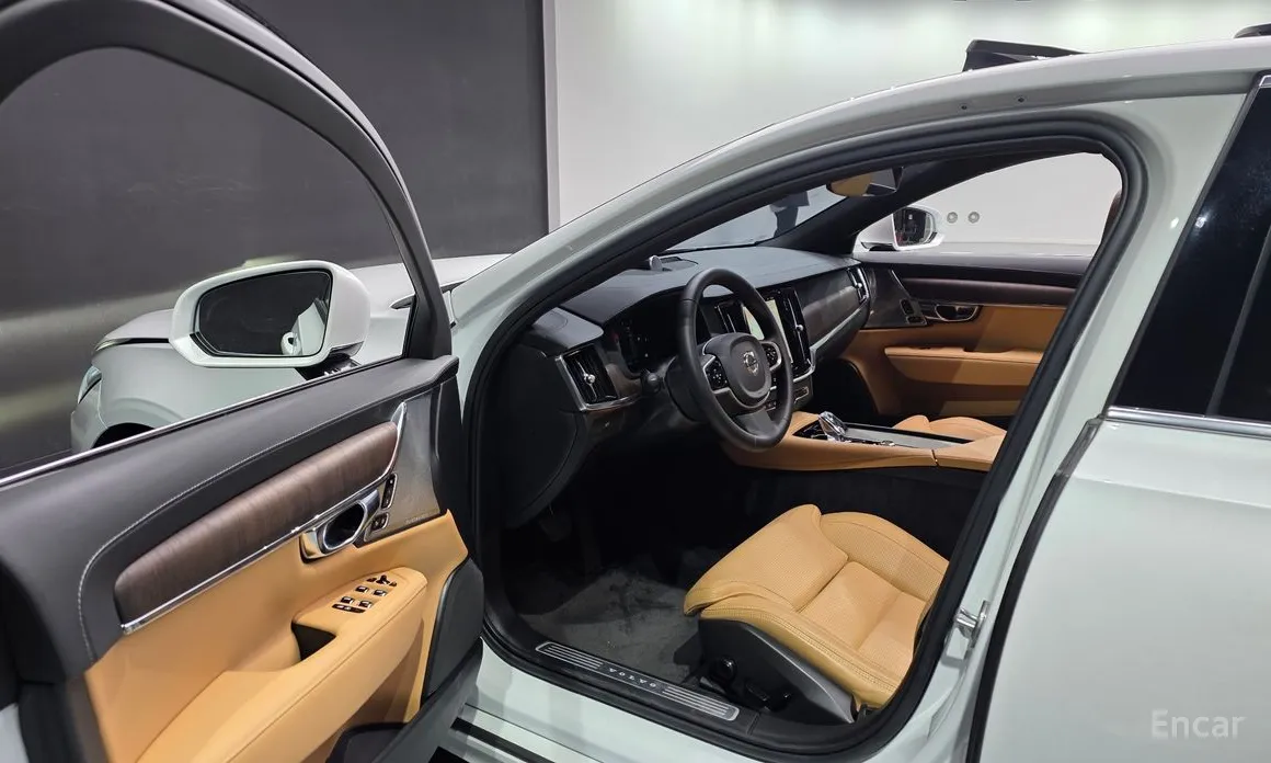 Фото 11 - Volvo S90