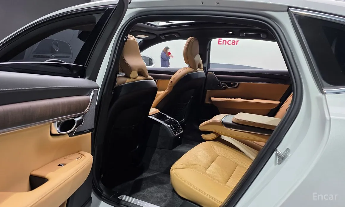 Фото 12 - Volvo S90