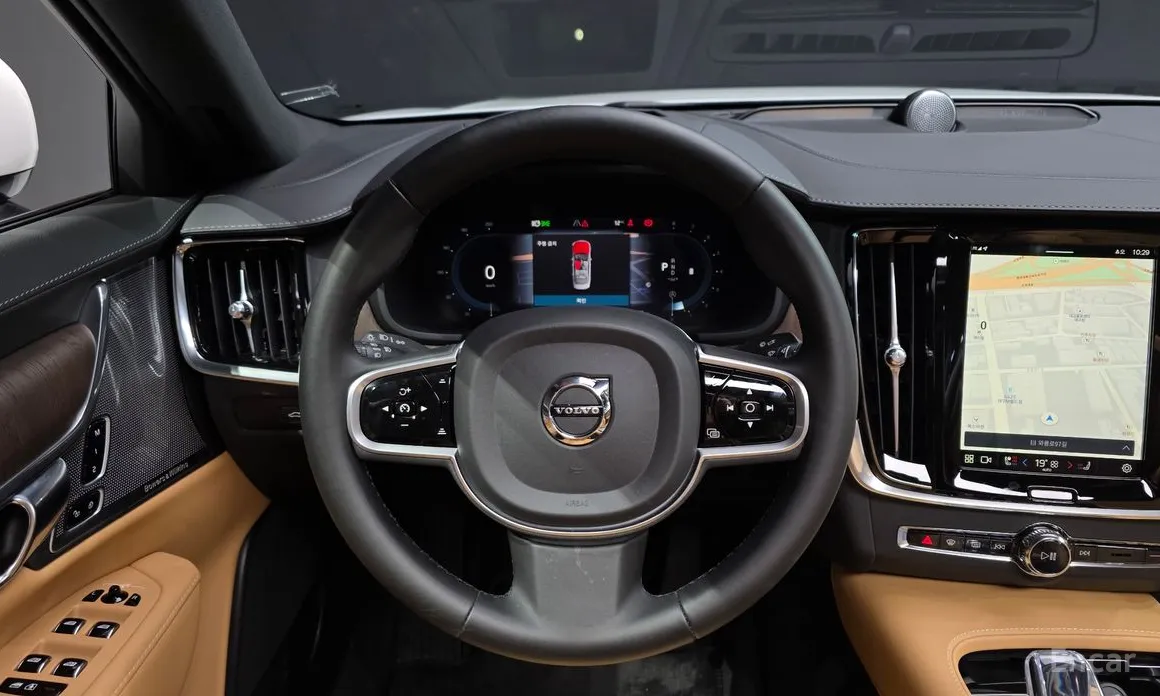 Фото 13 - Volvo S90