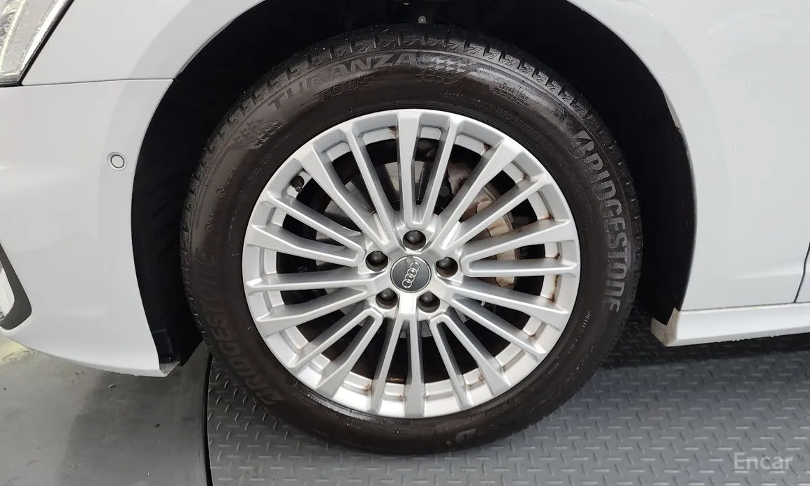 Фото 5 - Audi A6