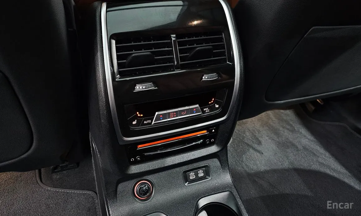 Фото 19 - BMW X7