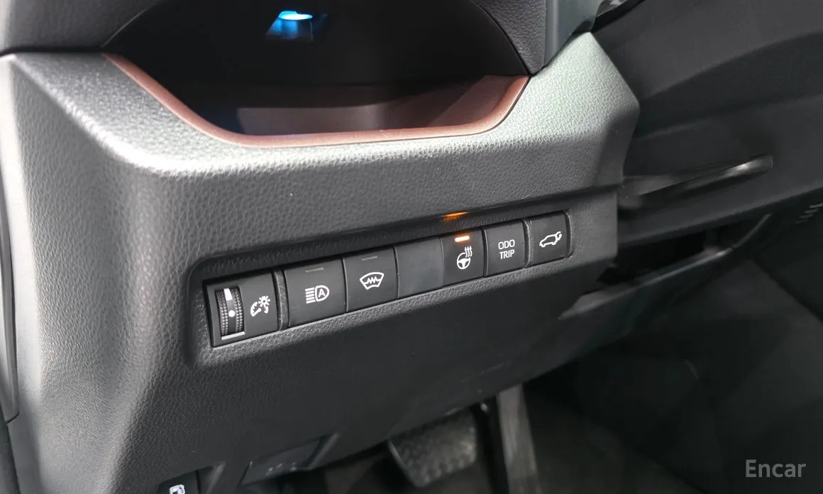 Фото 16 - Toyota RAV4