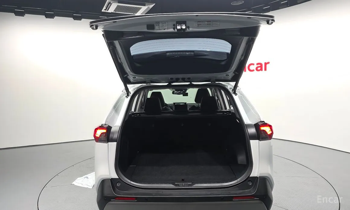 Фото 20 - Toyota RAV4