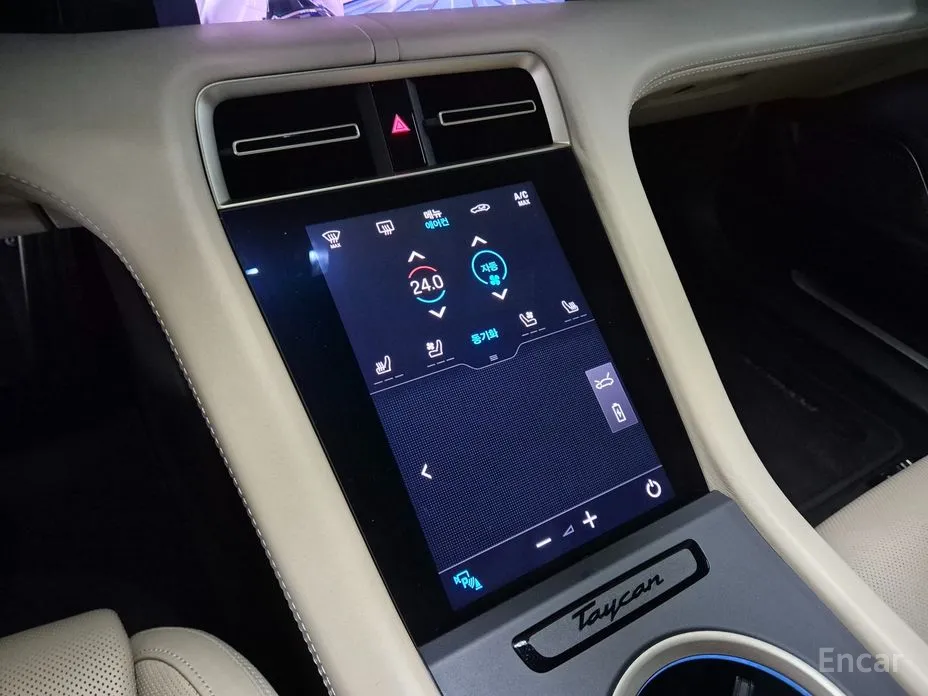 Фото 12 - Porsche Taycan