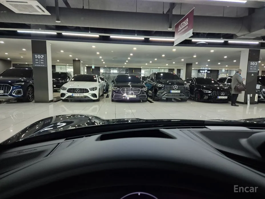 Фото 17 - Porsche Taycan