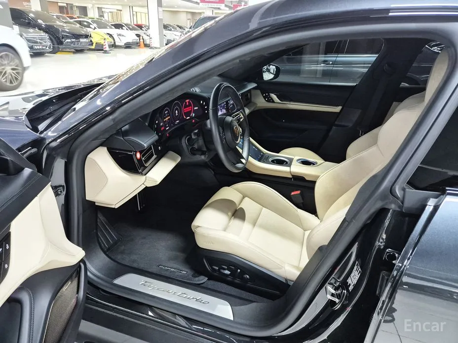 Фото 7 - Porsche Taycan