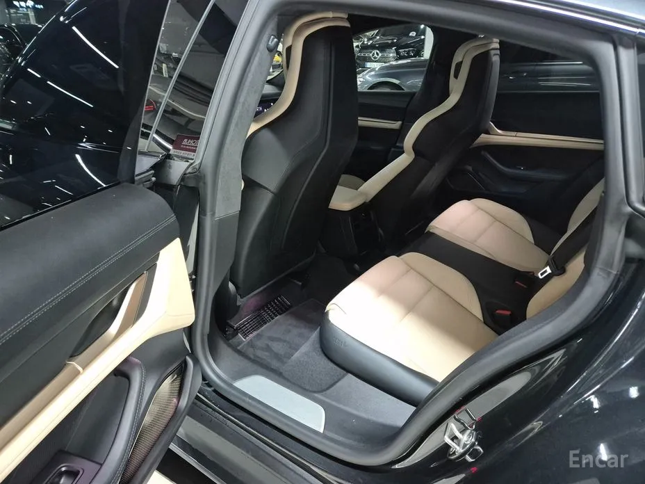 Фото 8 - Porsche Taycan