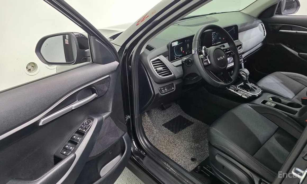 Фото 11 - Kia Seltos