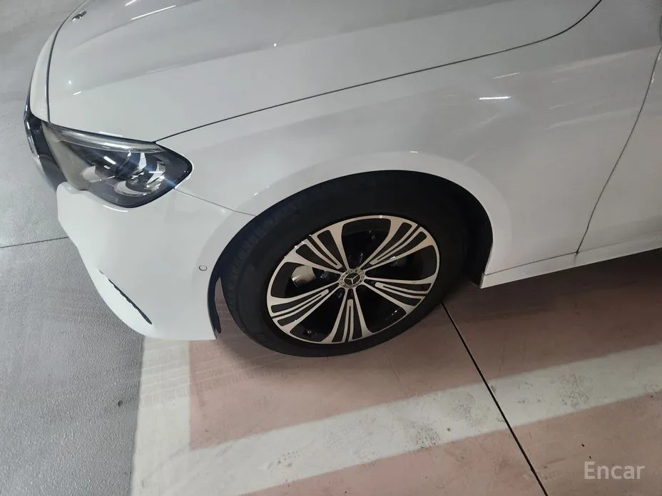 Фото 2 - Mercedes-Benz E-Class