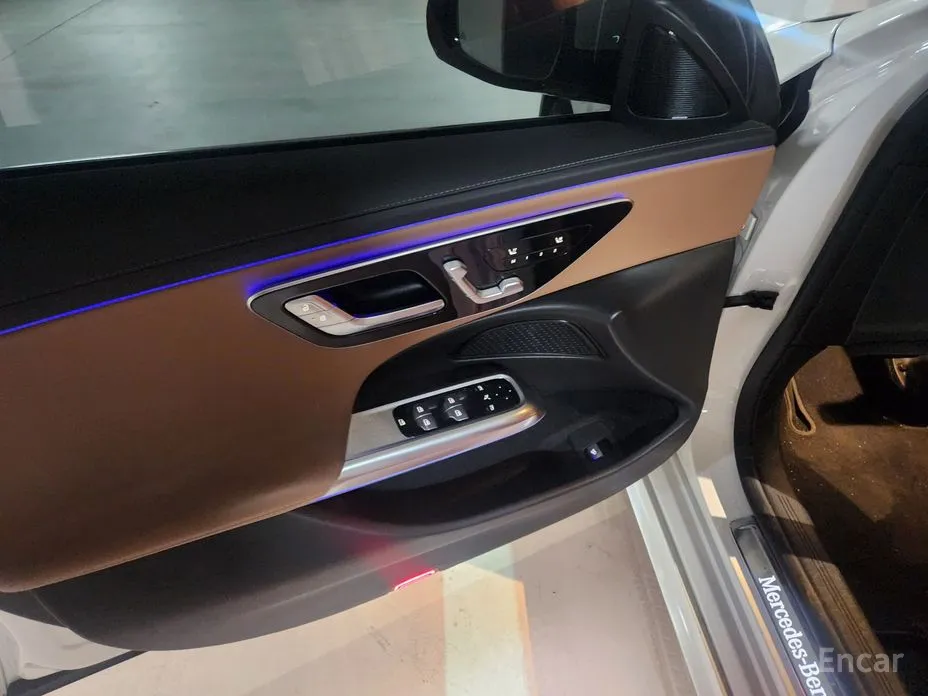 Фото 4 - Mercedes-Benz E-Class