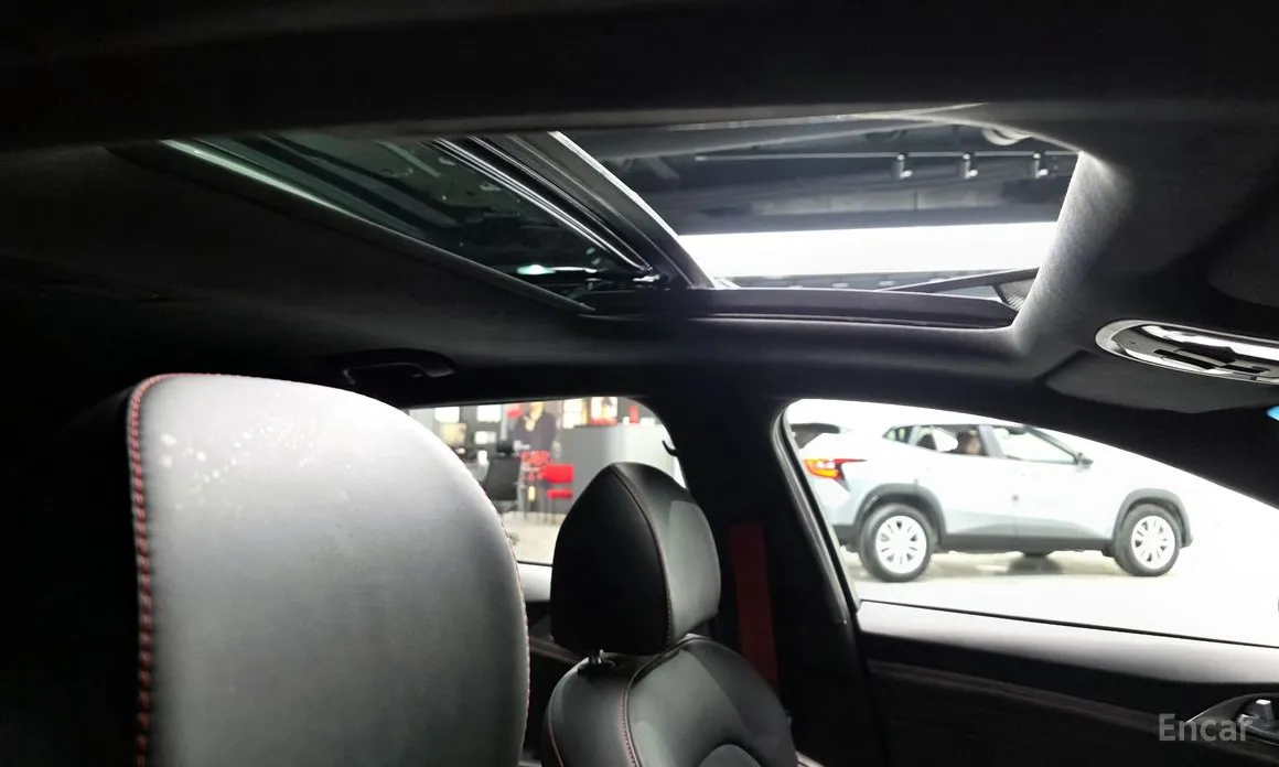 Фото 17 - Kia Stinger