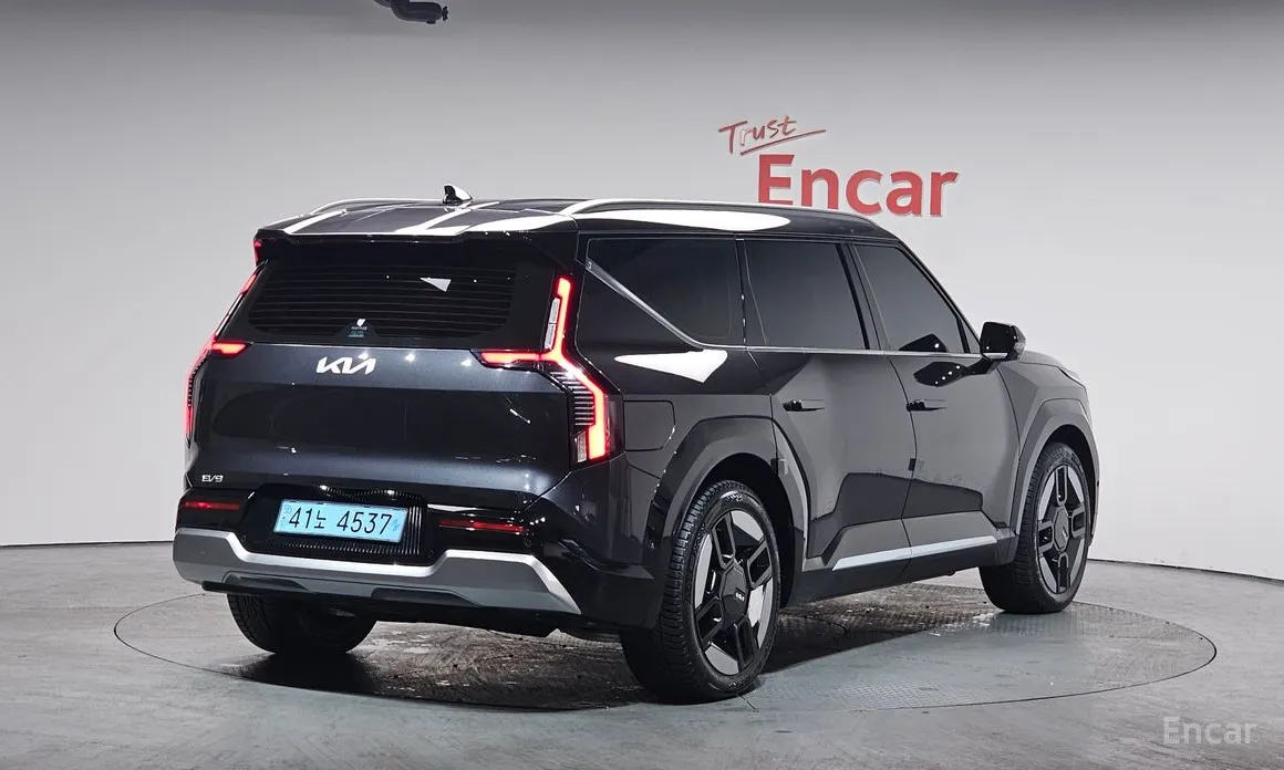 Фото 2 - Kia EV9