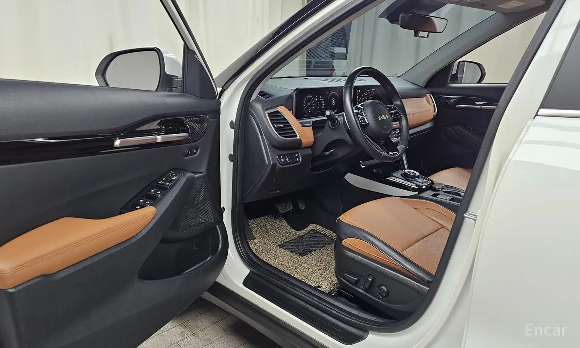 Фото 10 - Kia Seltos