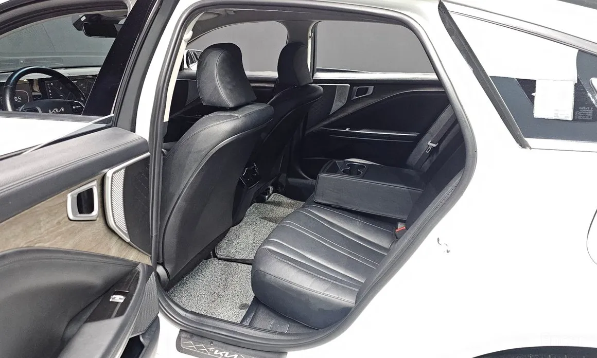 Фото 12 - Kia K8