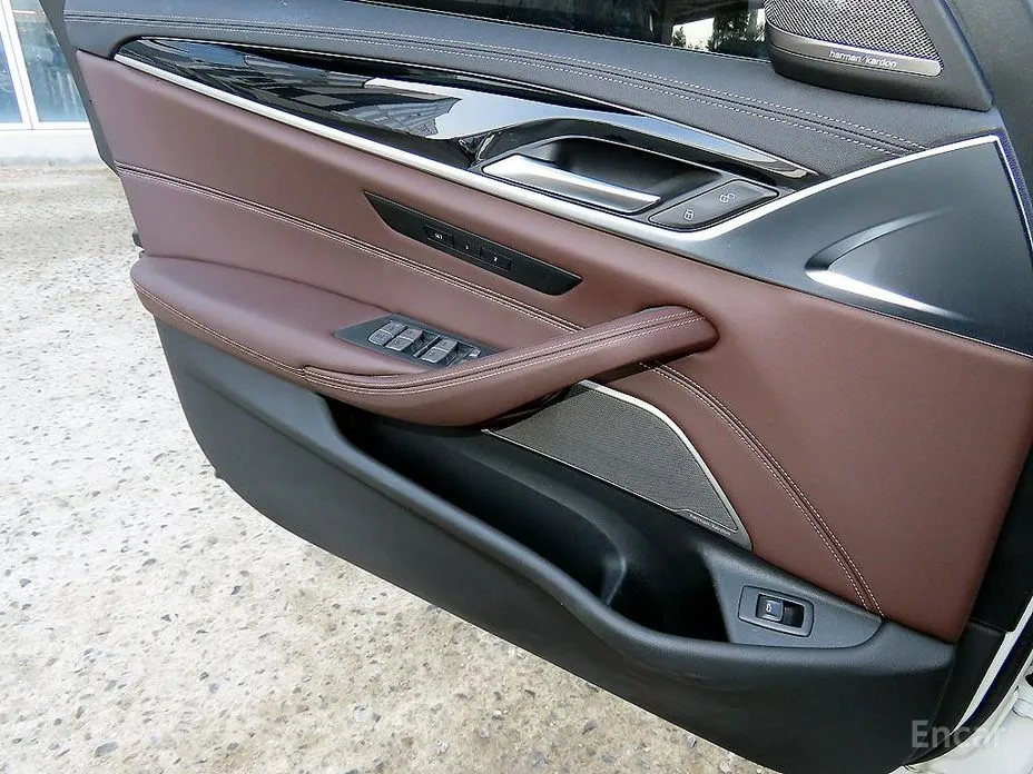 Фото 12 - BMW 5 Series