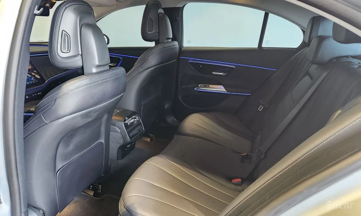 Фото 10 - Mercedes-Benz E-Class