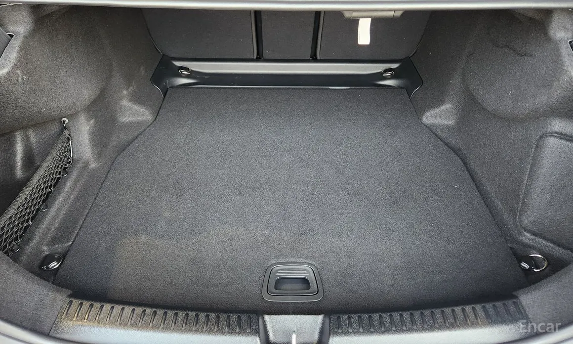 Фото 11 - Mercedes-Benz E-Class