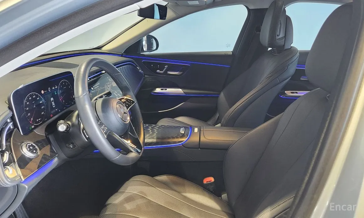 Фото 14 - Mercedes-Benz E-Class