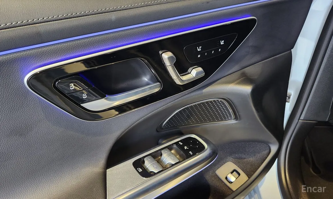 Фото 15 - Mercedes-Benz E-Class