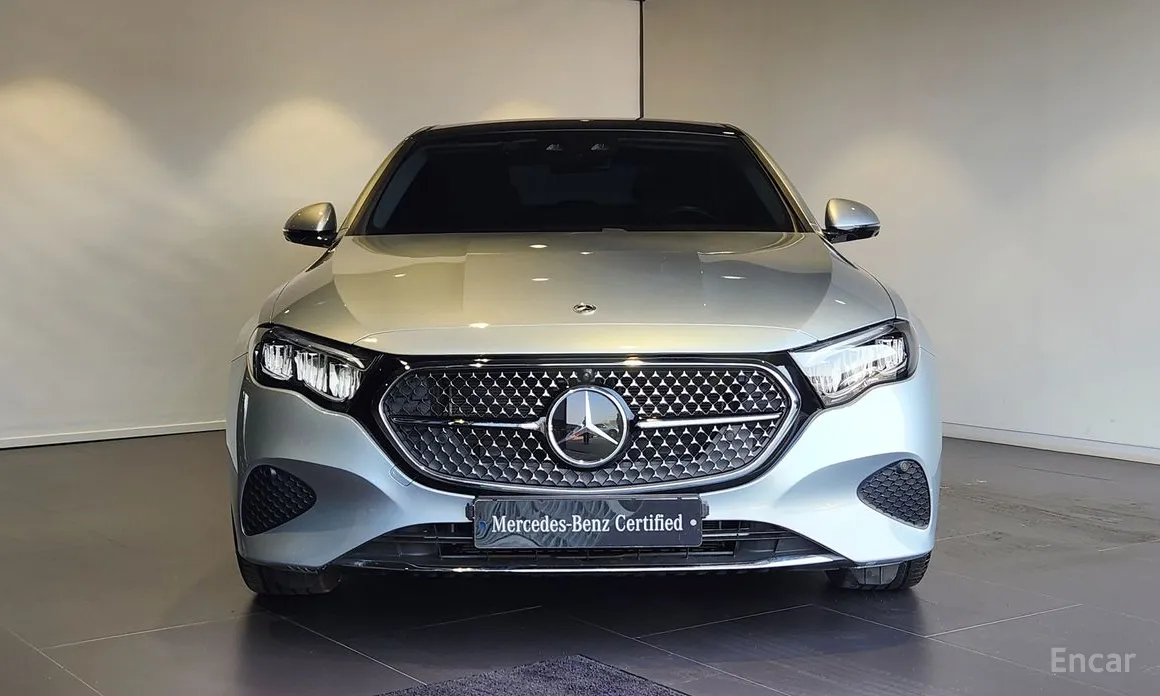 Фото 3 - Mercedes-Benz E-Class