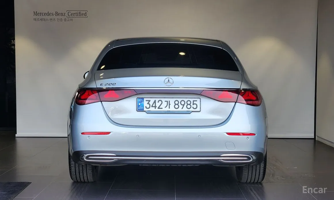 Фото 4 - Mercedes-Benz E-Class