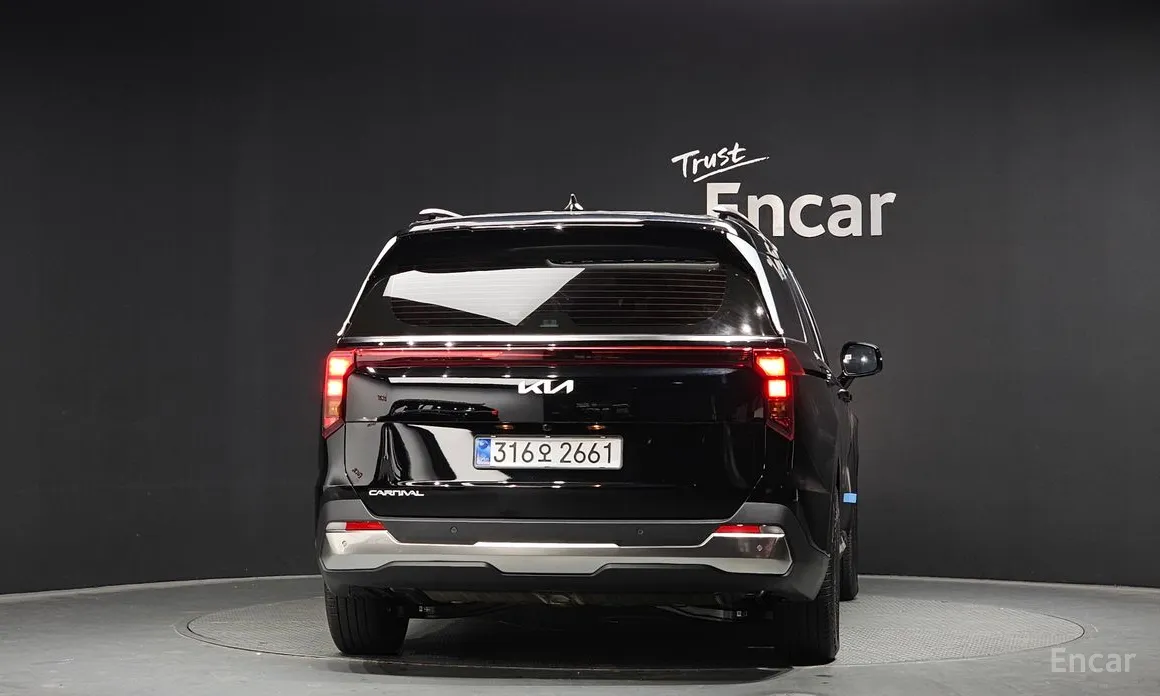 Фото 4 - Kia Carnival