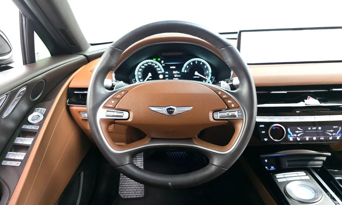 Фото 13 - Genesis G80