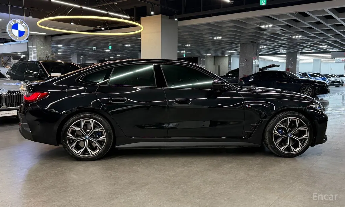 Фото 14 - BMW i4