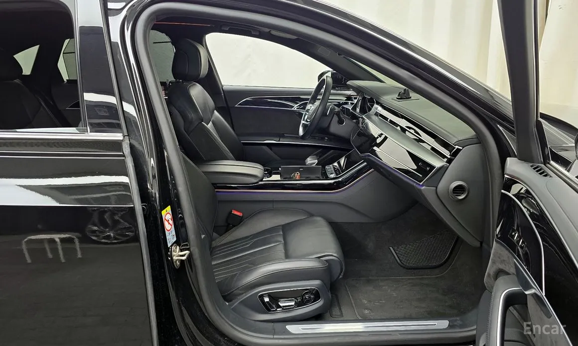 Фото 11 - Audi A8