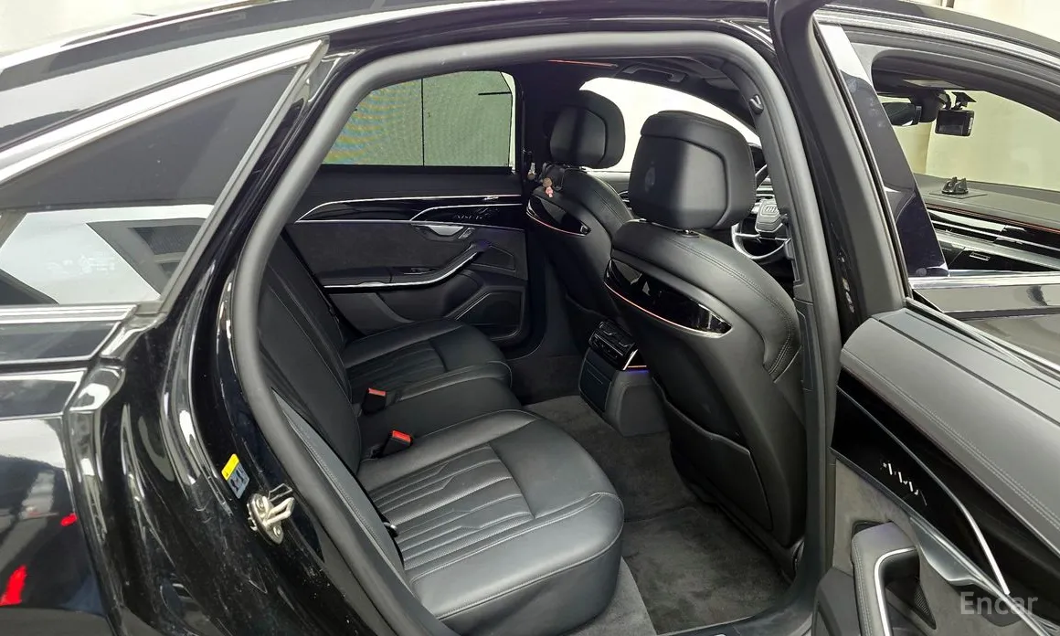 Фото 12 - Audi A8