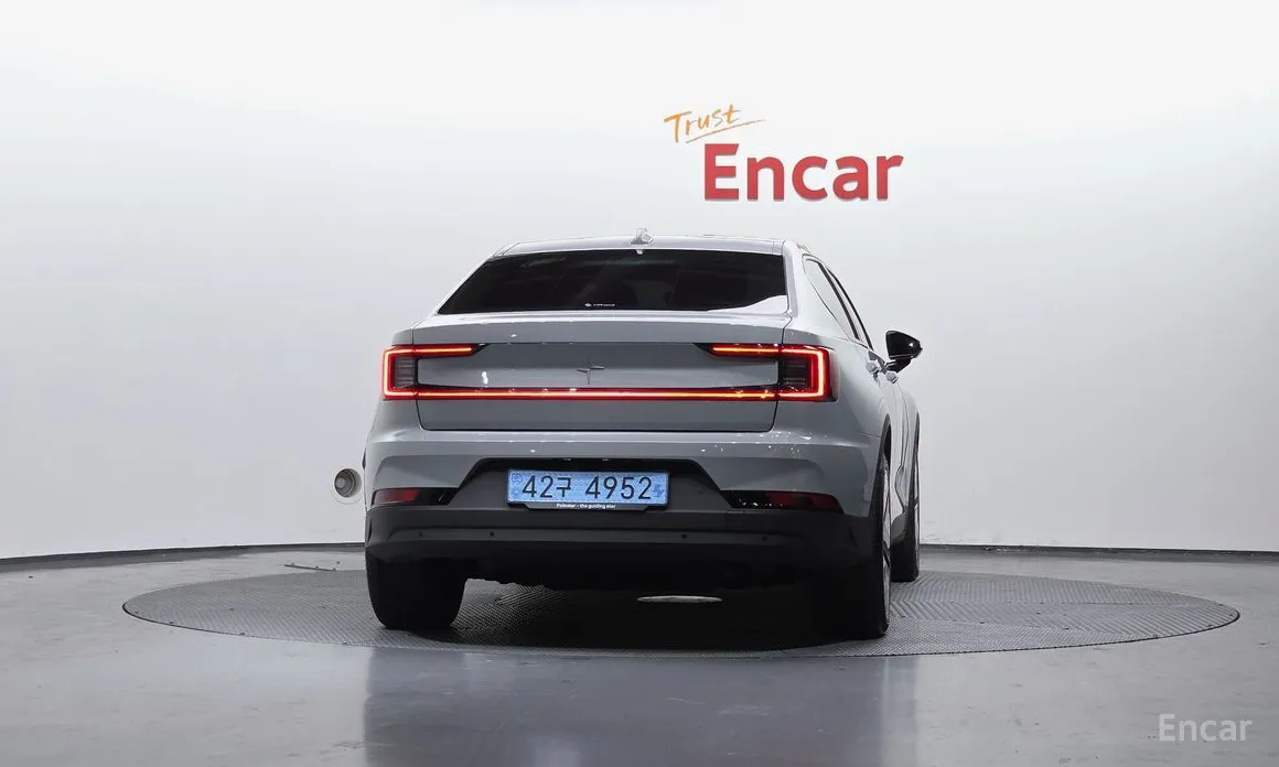 Фото 4 - Polestar 2