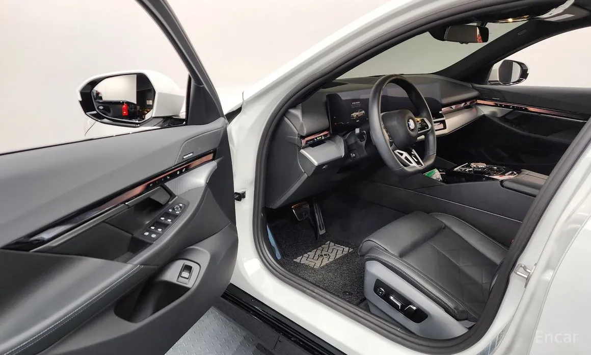 Photo 10 - BMW 5 Series